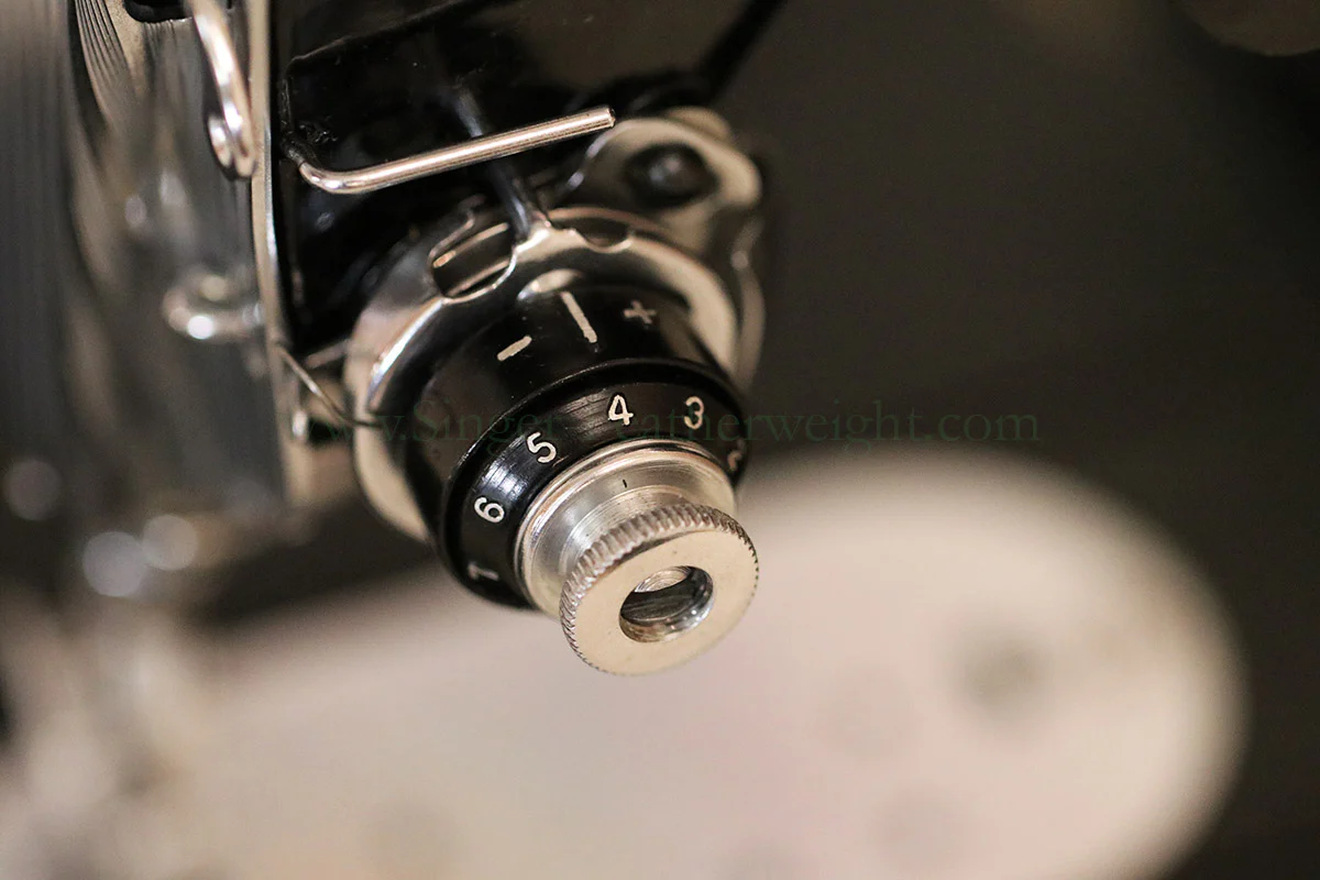 Singer Featherweight 222K Sewing Machine EK329*** - Image 12