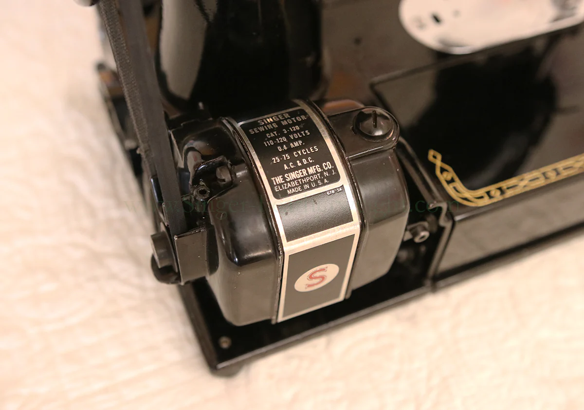 Singer Featherweight 222K Sewing Machine EK329*** - Image 17