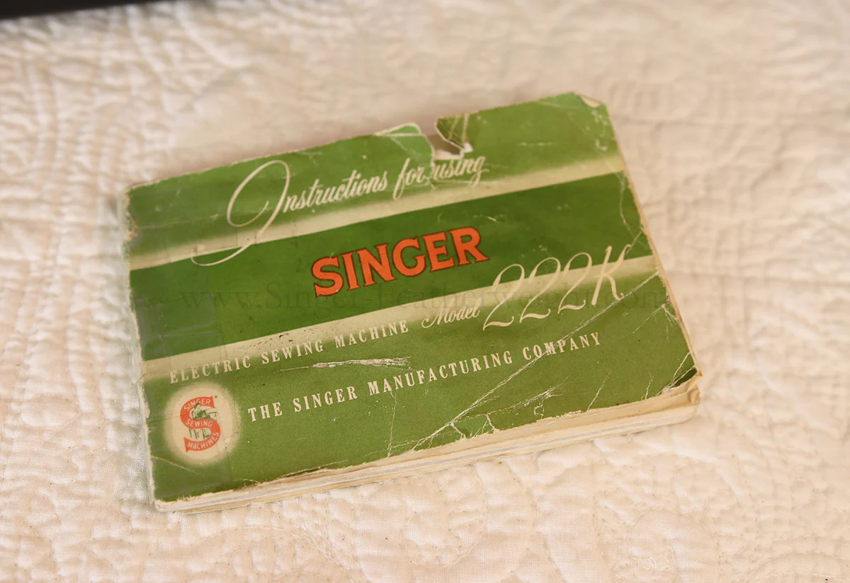 Singer Featherweight 222K Sewing Machine EK329*** - Image 19