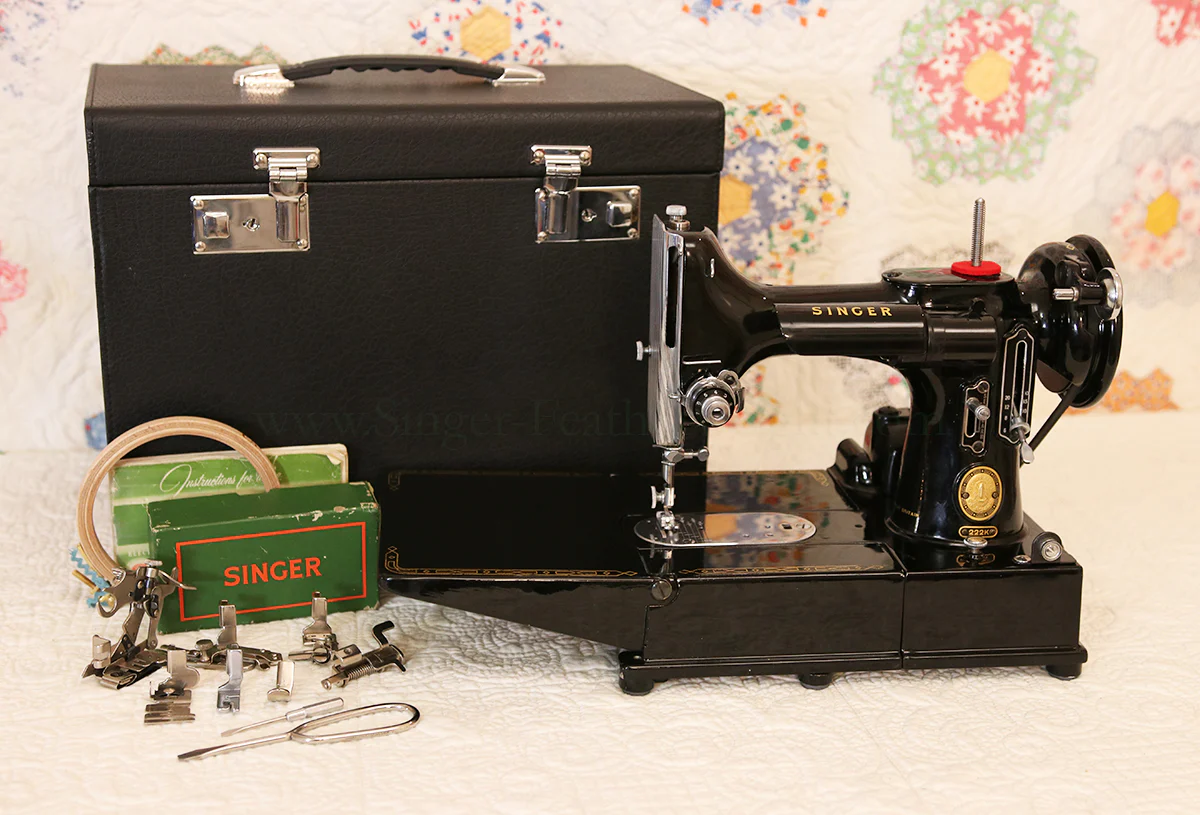 Singer Featherweight 222K Sewing Machine EK329*** - Image 2