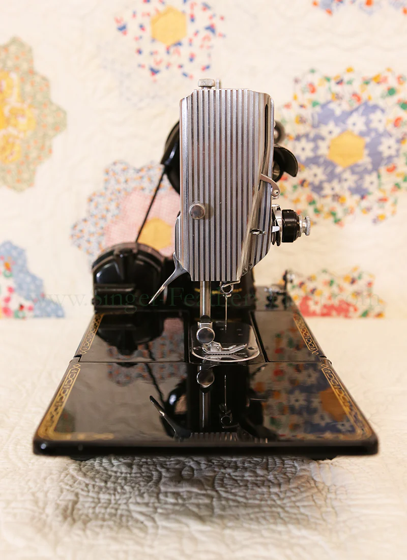 Singer Featherweight 222K Sewing Machine EK329*** - Image 5
