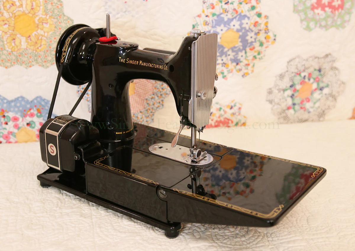 Singer Featherweight 222K Sewing Machine EK329*** - Image 6