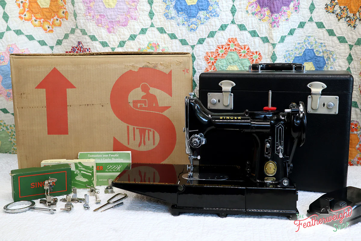 Singer Featherweight 222K Sewing Machine EK6285** ORIGINAL CARDBOARD BOX Included - Image 2