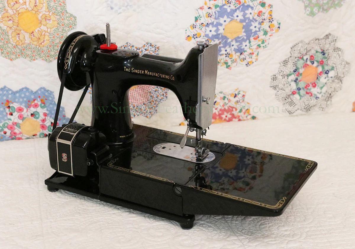 Singer Featherweight 222K Sewing Machine EK629*** - Image 6