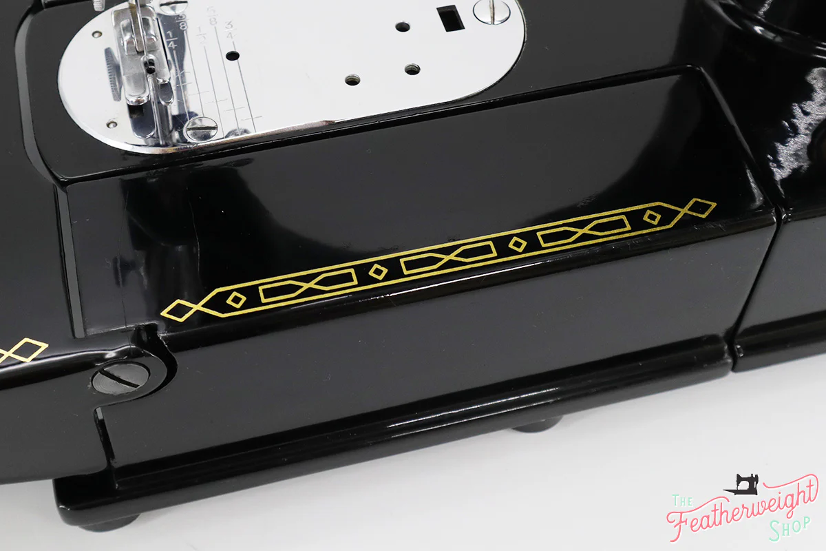 Singer Featherweight 222K Sewing Machine EK6293** - Image 10