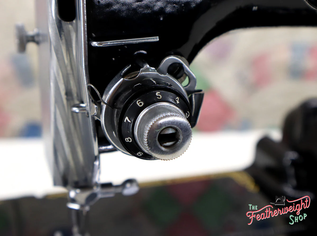 Singer Featherweight 222K Sewing Machine EK6296** - Image 17