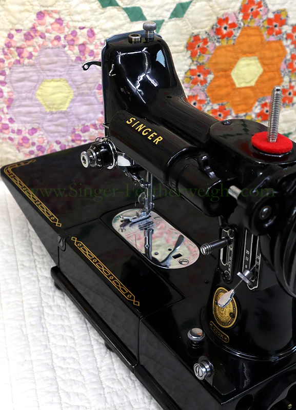 Singer Featherweight 222K Sewing Machine EK632** - Image 14