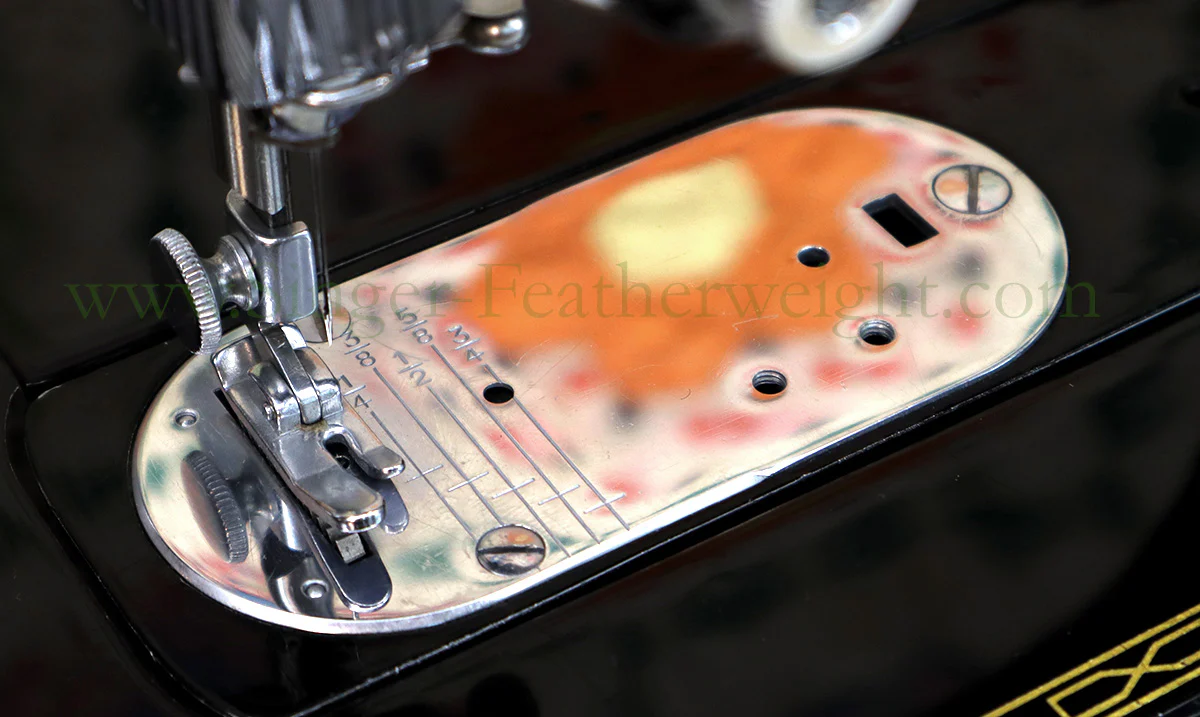 Singer Featherweight 222K Sewing Machine EK632** - Image 16