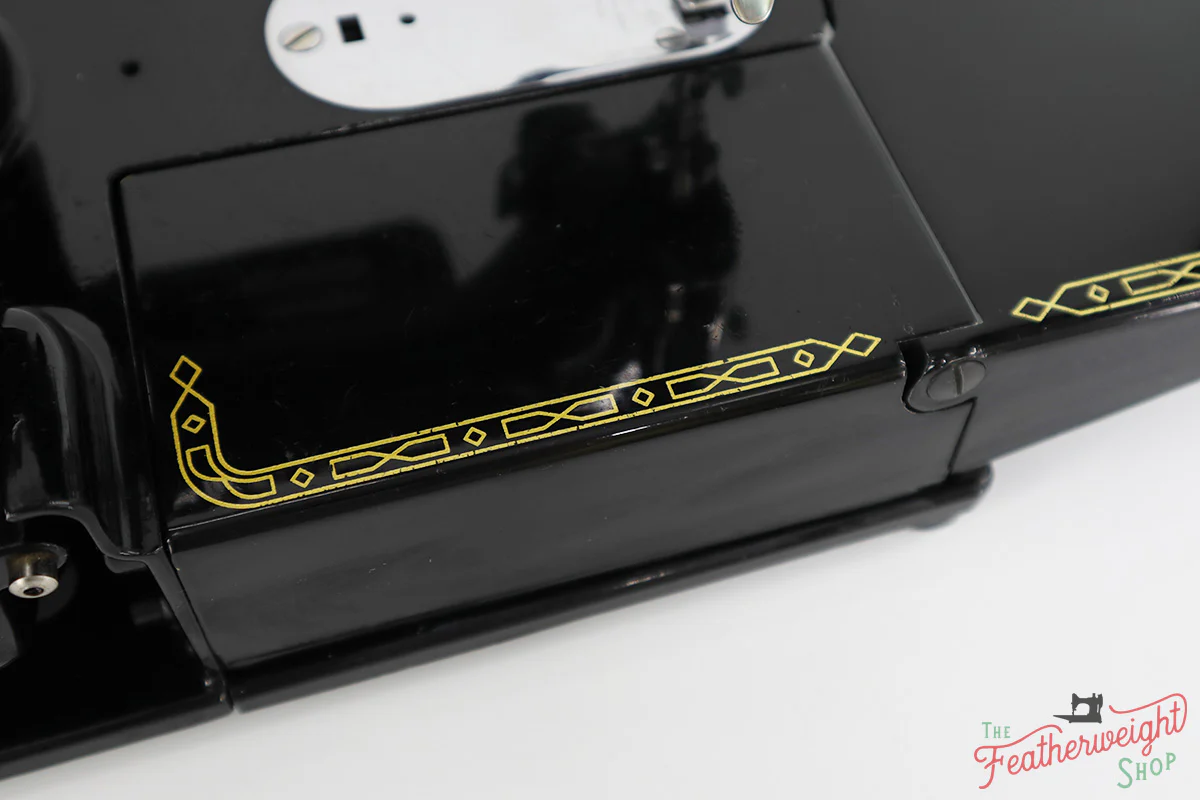 Singer Featherweight 222K Sewing Machine EK632*** - Image 11
