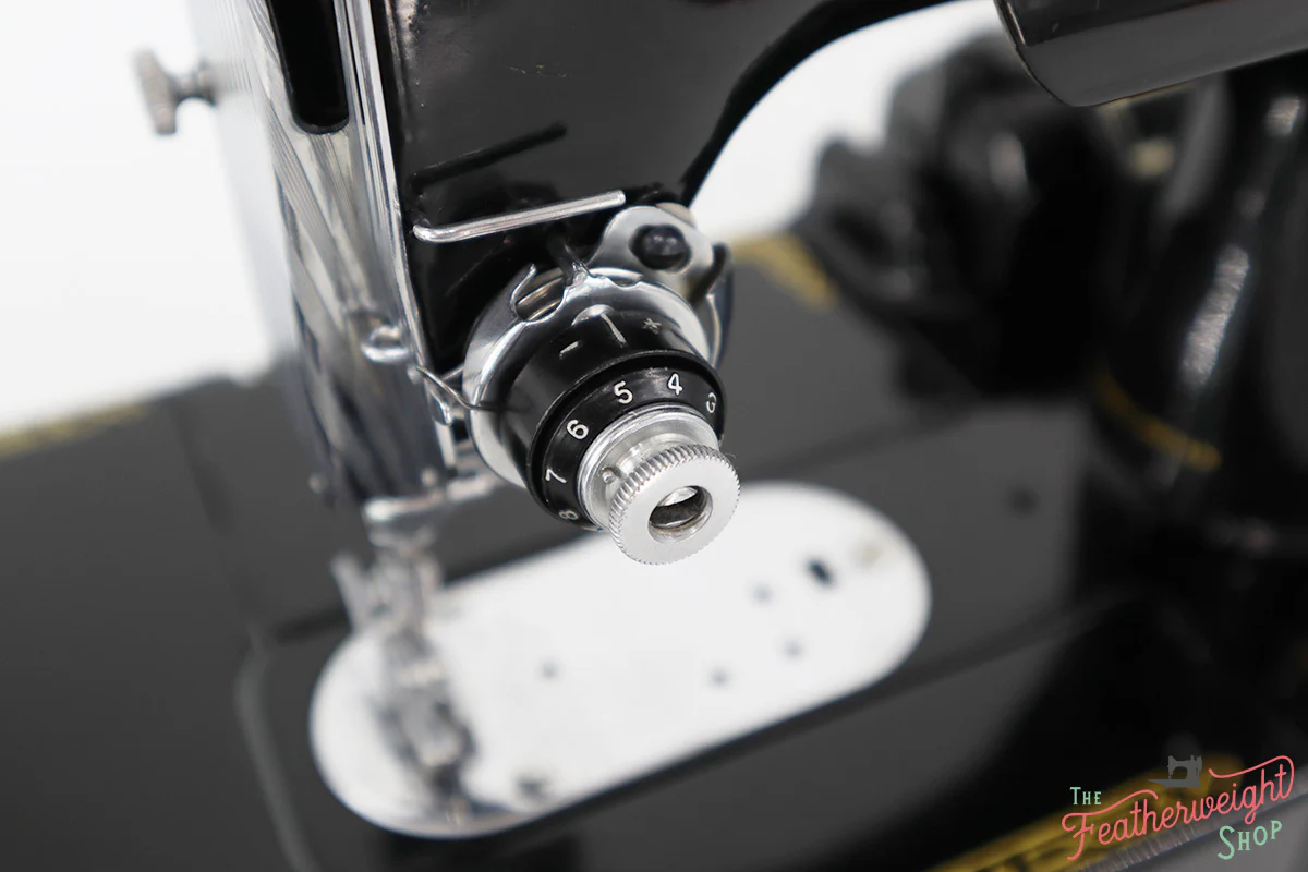 Singer Featherweight 222K Sewing Machine EK632*** - Image 13