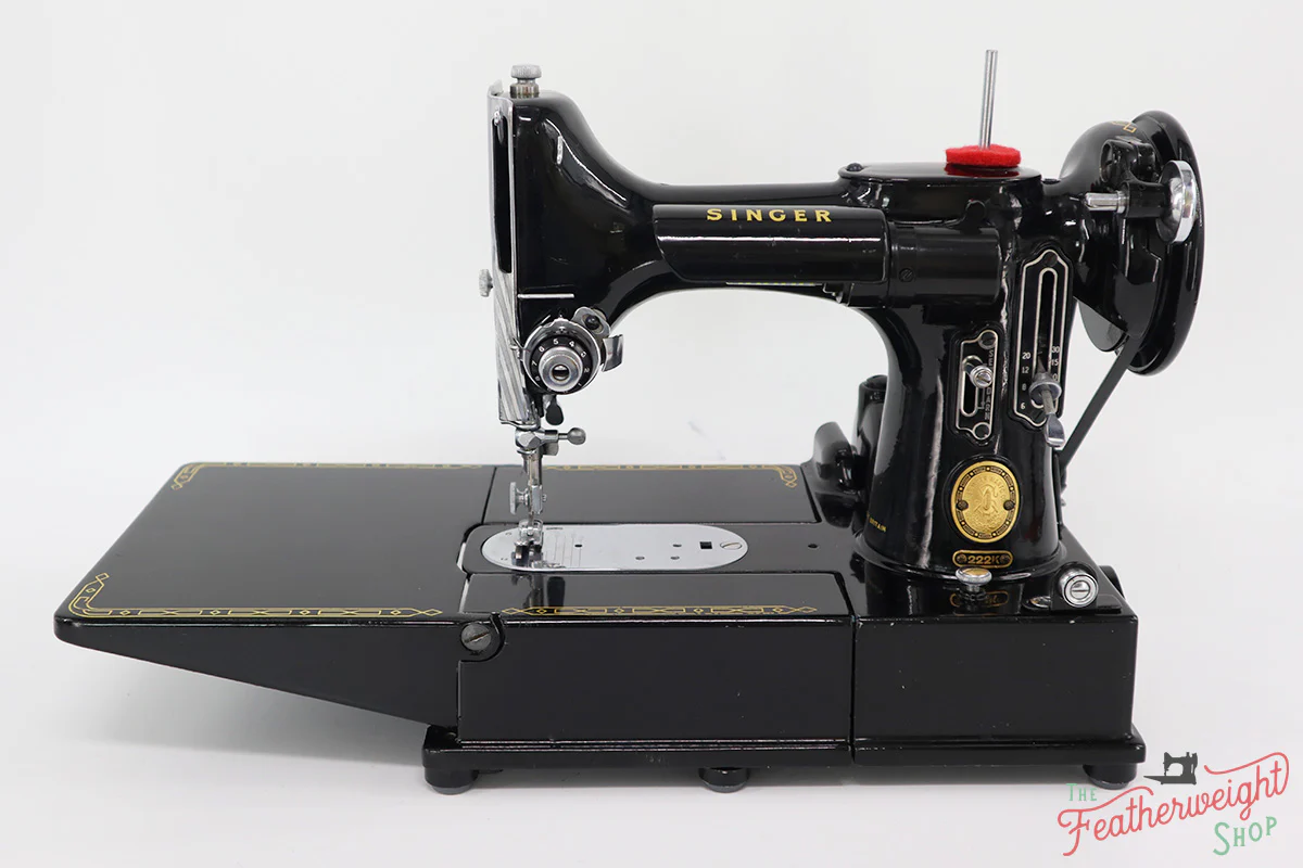 Singer Featherweight 222K Sewing Machine EK632*** - Image 4