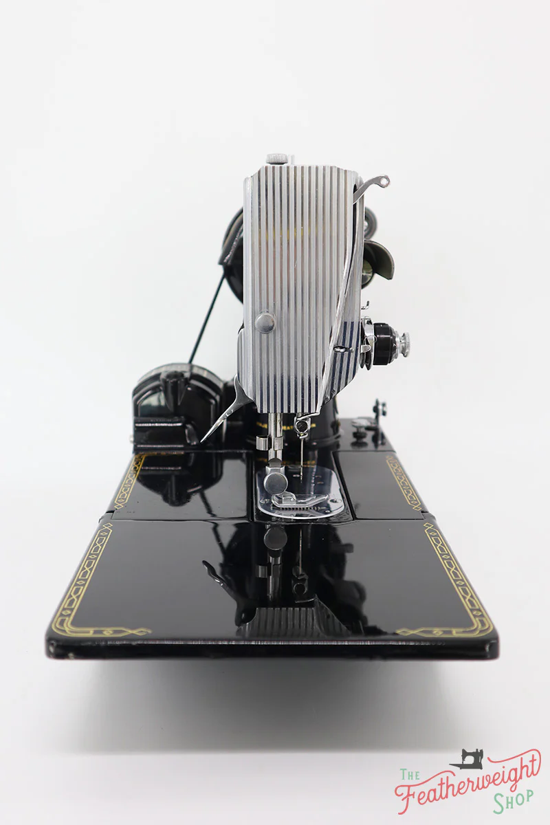Singer Featherweight 222K Sewing Machine EK632*** - Image 5