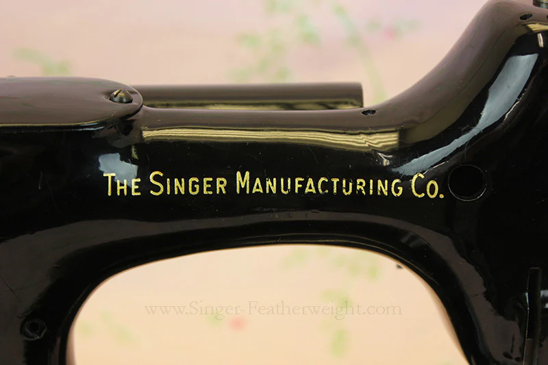 Singer Featherweight 222K Sewing Machine EK633*** - Image 15