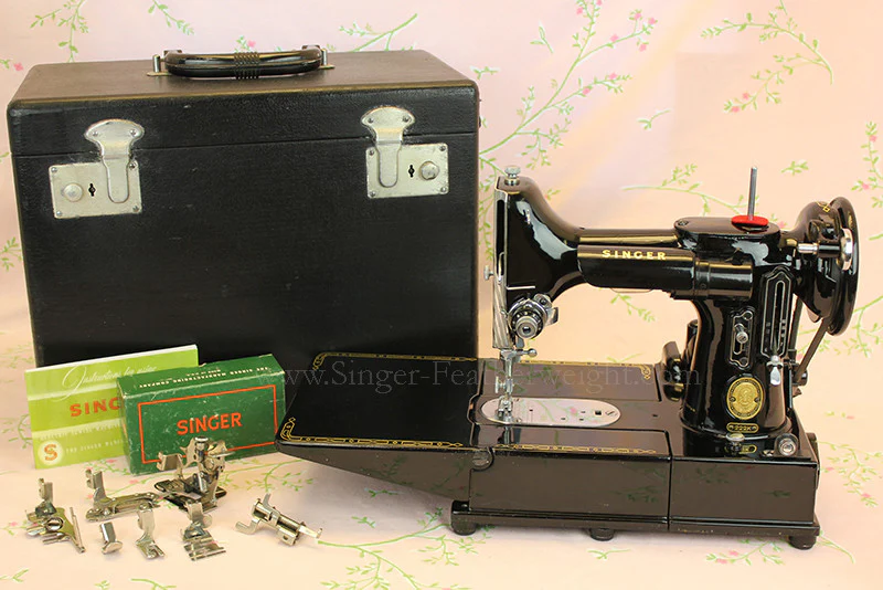 Singer Featherweight 222K Sewing Machine EK633*** - Image 19