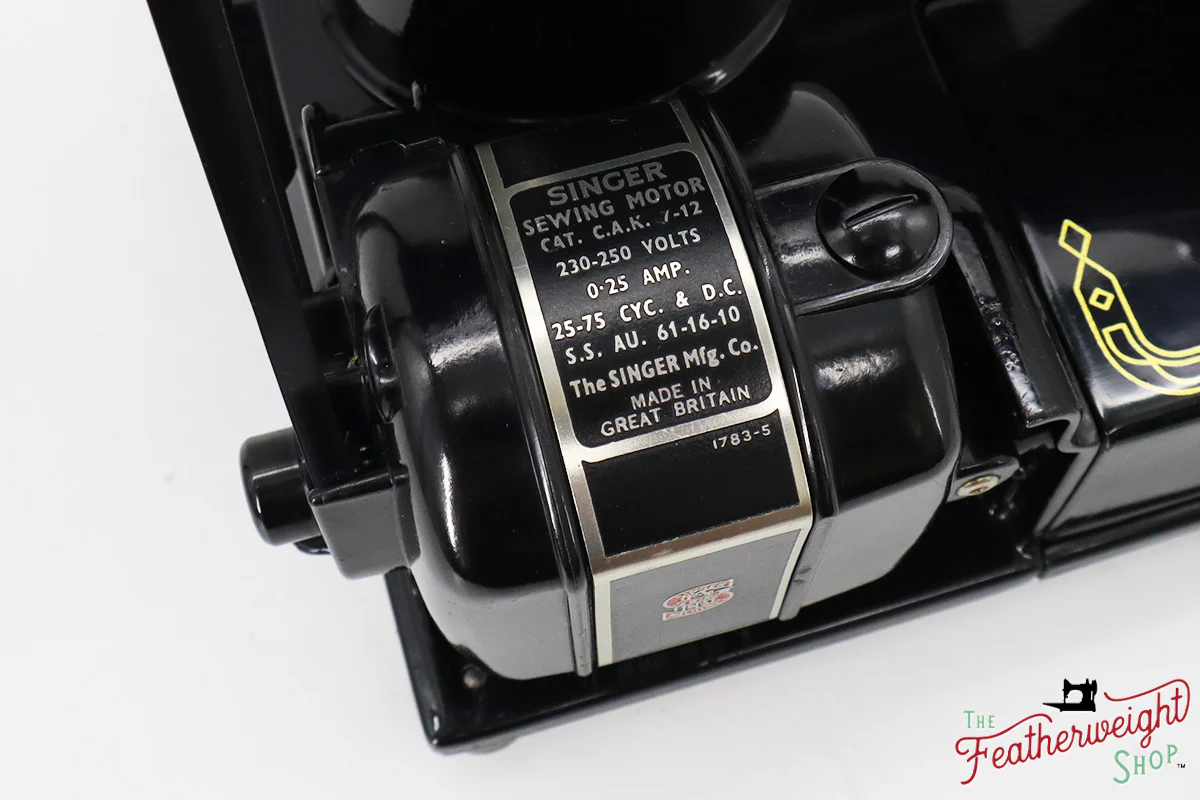 Singer Featherweight 222K Sewing Machine - EK6339**, 1955 - Image 16