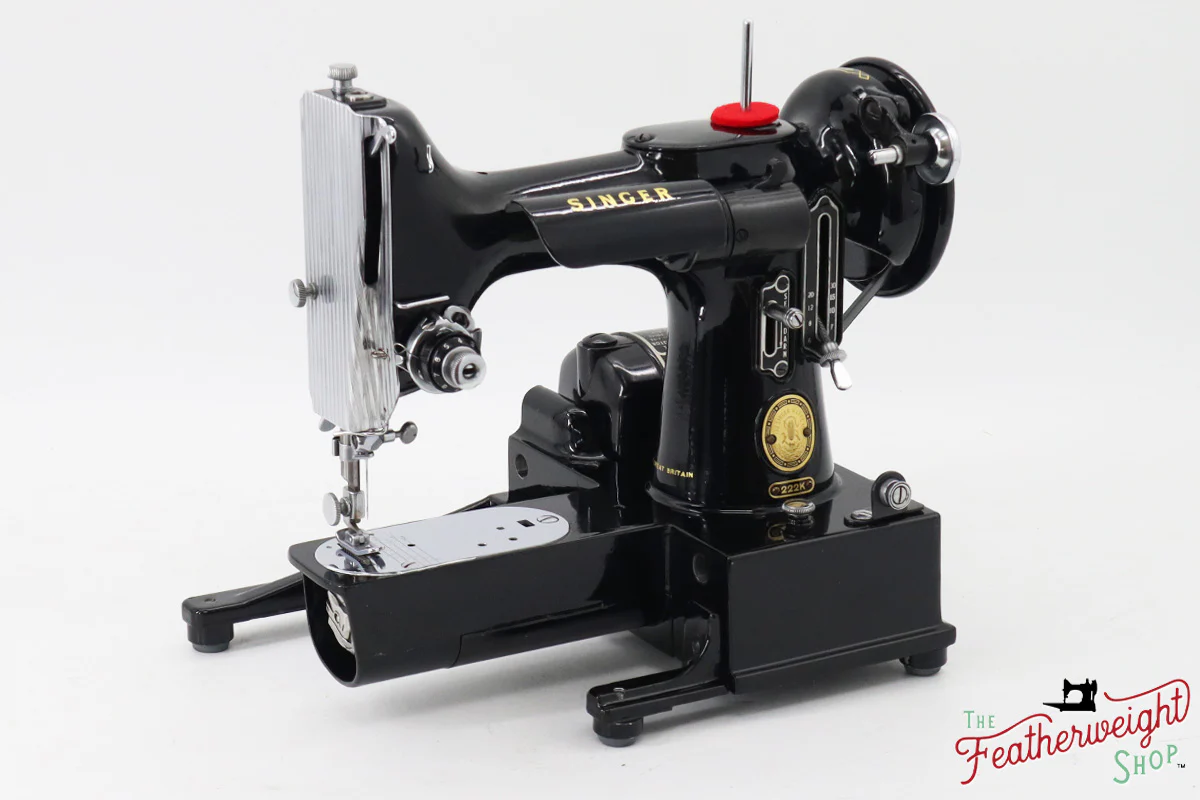 Singer Featherweight 222K Sewing Machine - EK6339**, 1955 - Image 2