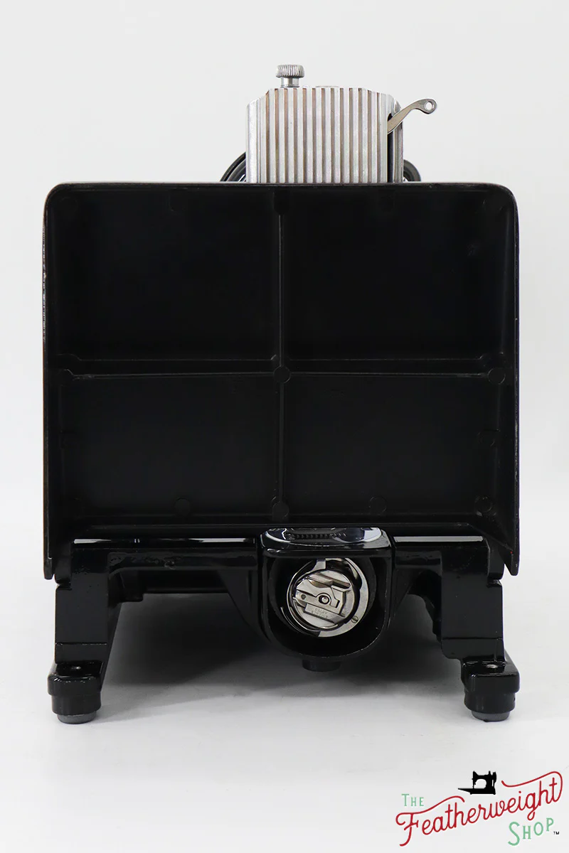 Singer Featherweight 222K Sewing Machine - EK6339**, 1955 - Image 5