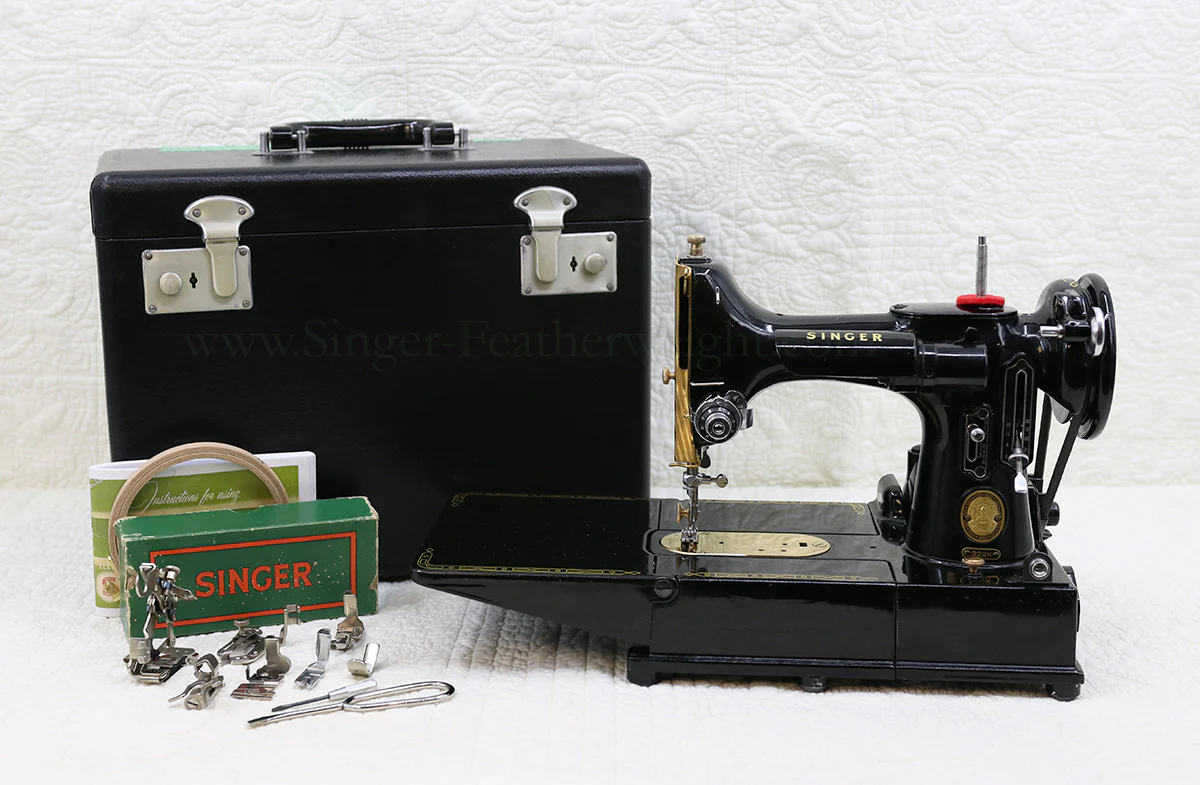 Singer Featherweight 222K Sewing Machine EK634*** GOLD PLATED!!! - Image 2