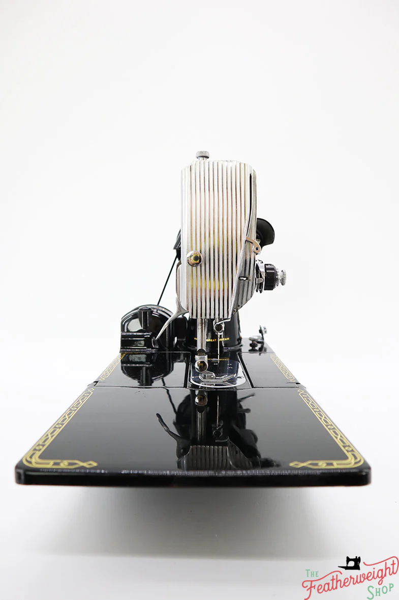 Singer Featherweight 222K Sewing Machine EK6346** - Image 4