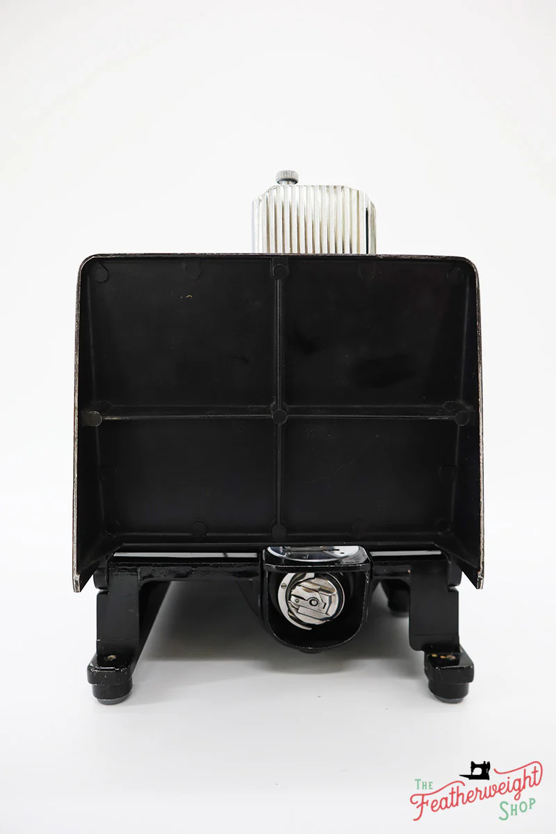 Singer Featherweight 222K Sewing Machine EK6346** - Image 5