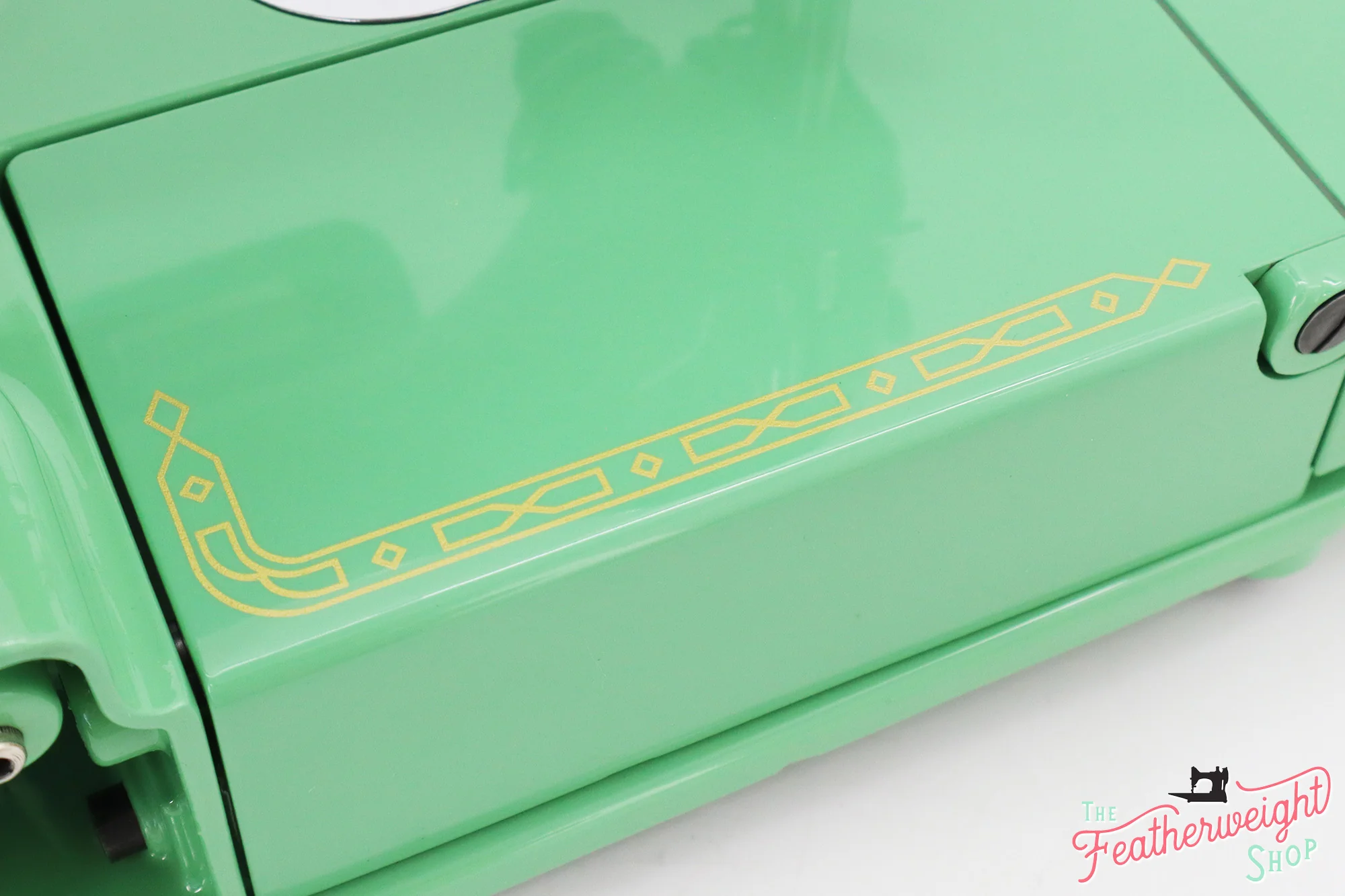 Singer Featherweight 222K Sewing Machine EK6348** - Fully Restored in 'Jadeite Milky Green' - Image 13
