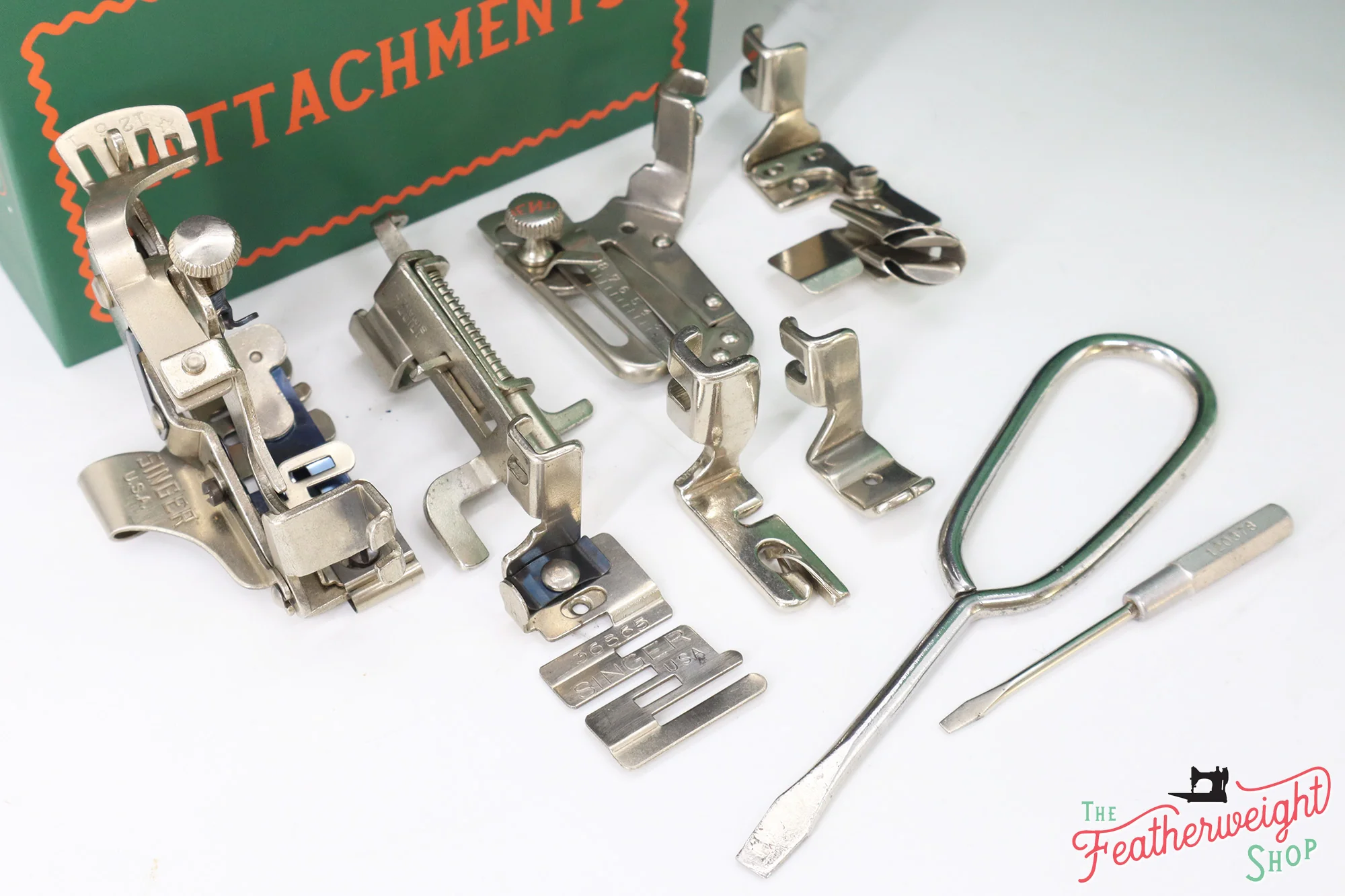Singer Featherweight 222K Sewing Machine EK6348** - Fully Restored in 'Jadeite Milky Green' - Image 20