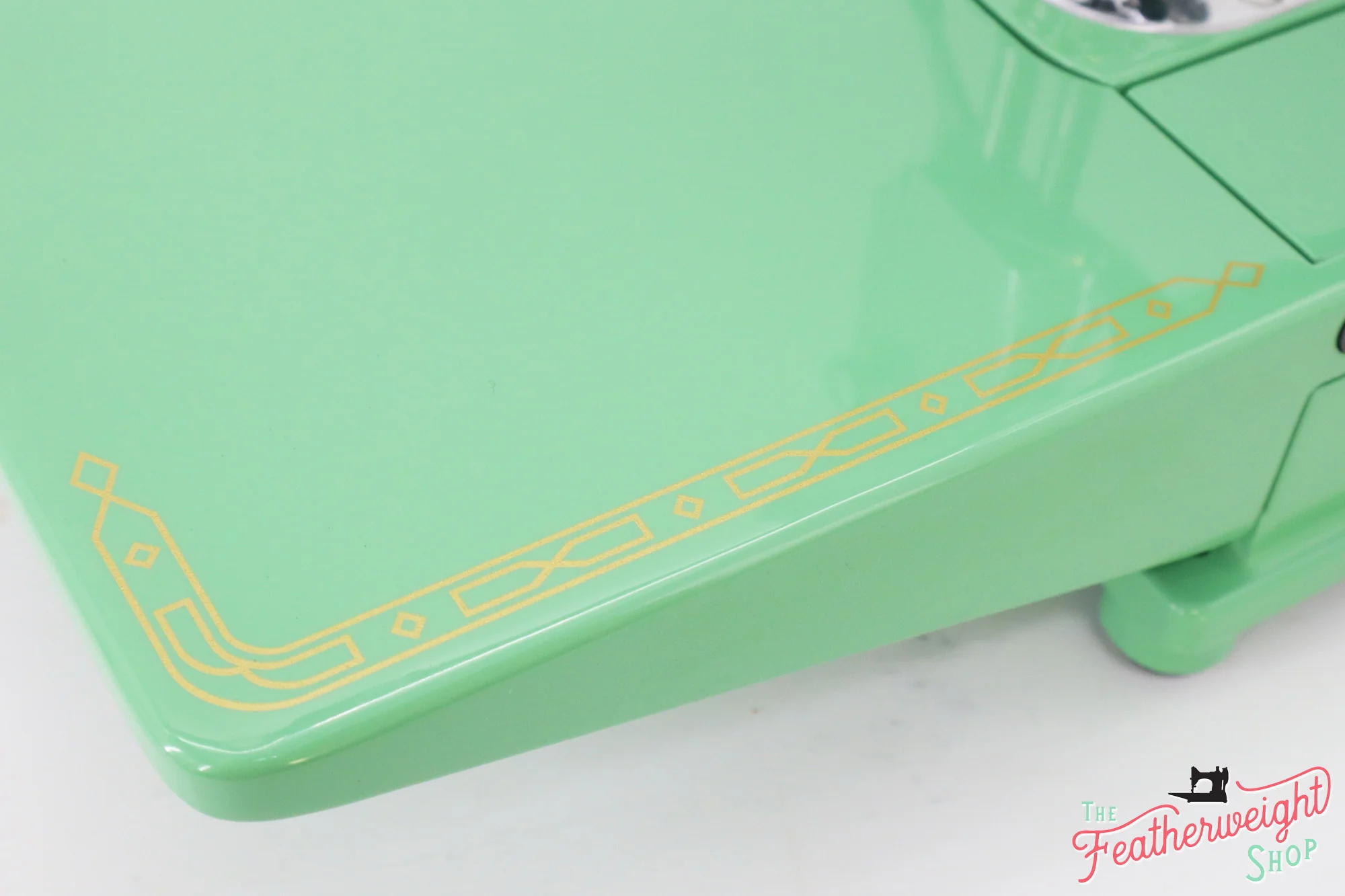 Singer Featherweight 222K Sewing Machine EK6348** - Fully Restored in 'Jadeite Milky Green' - Image 9