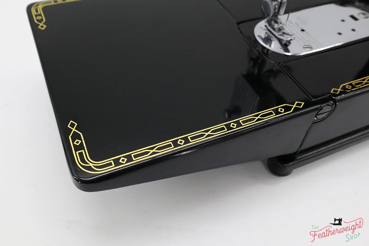 Singer Featherweight 222K Sewing Machine EK635*** - Image 10