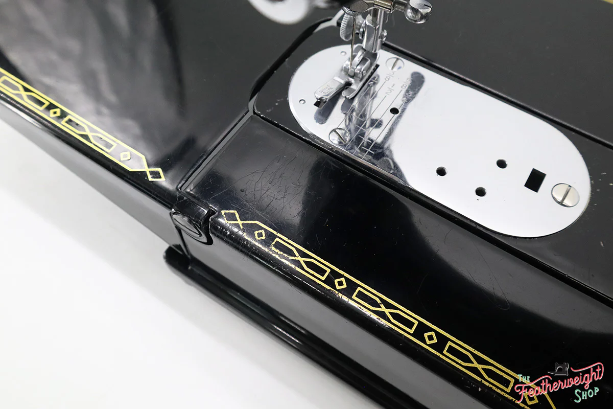 Singer Featherweight 222K Sewing Machine EK635*** - Image 11
