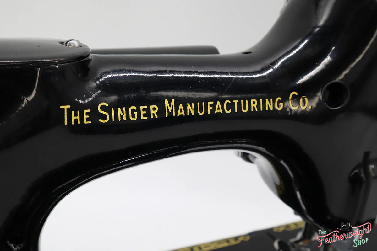 Singer Featherweight 222K Sewing Machine EK635*** - Image 13