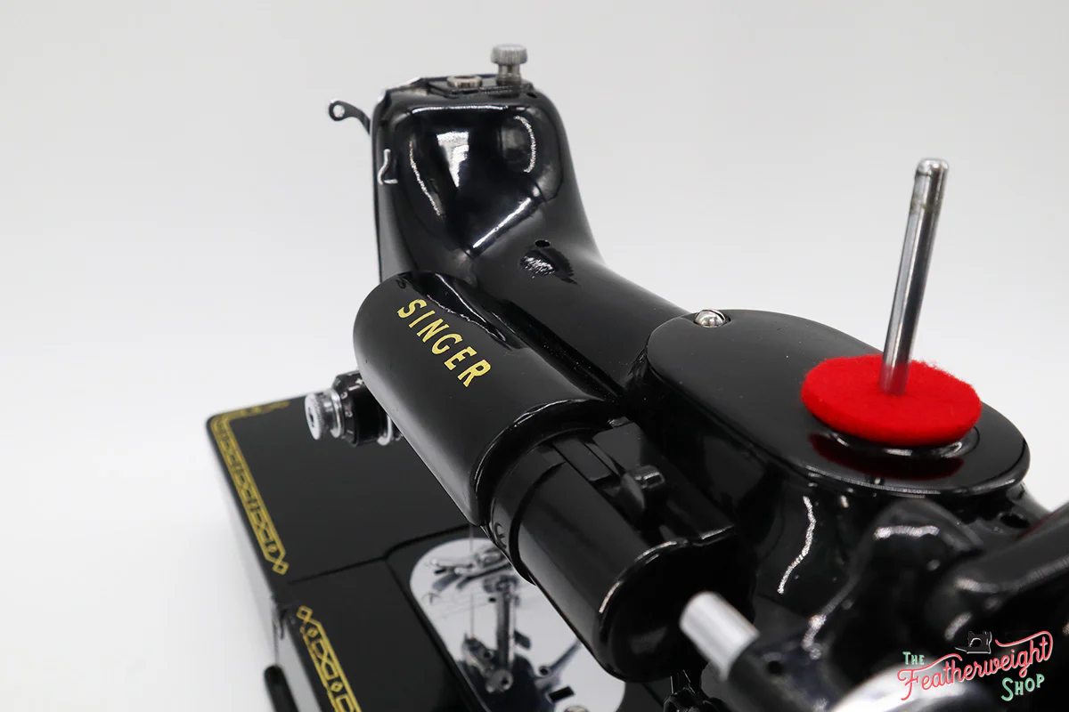 Singer Featherweight 222K Sewing Machine EK635*** - Image 18