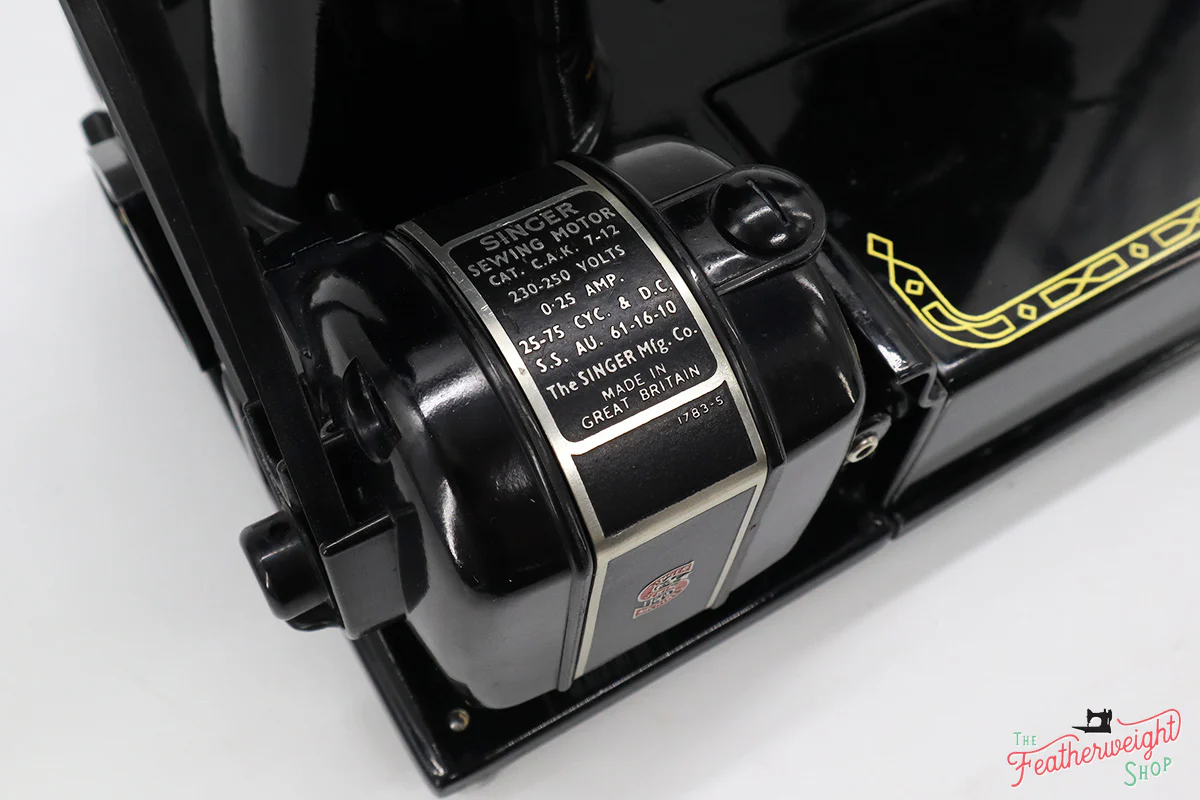 Singer Featherweight 222K Sewing Machine EK635*** - Image 20
