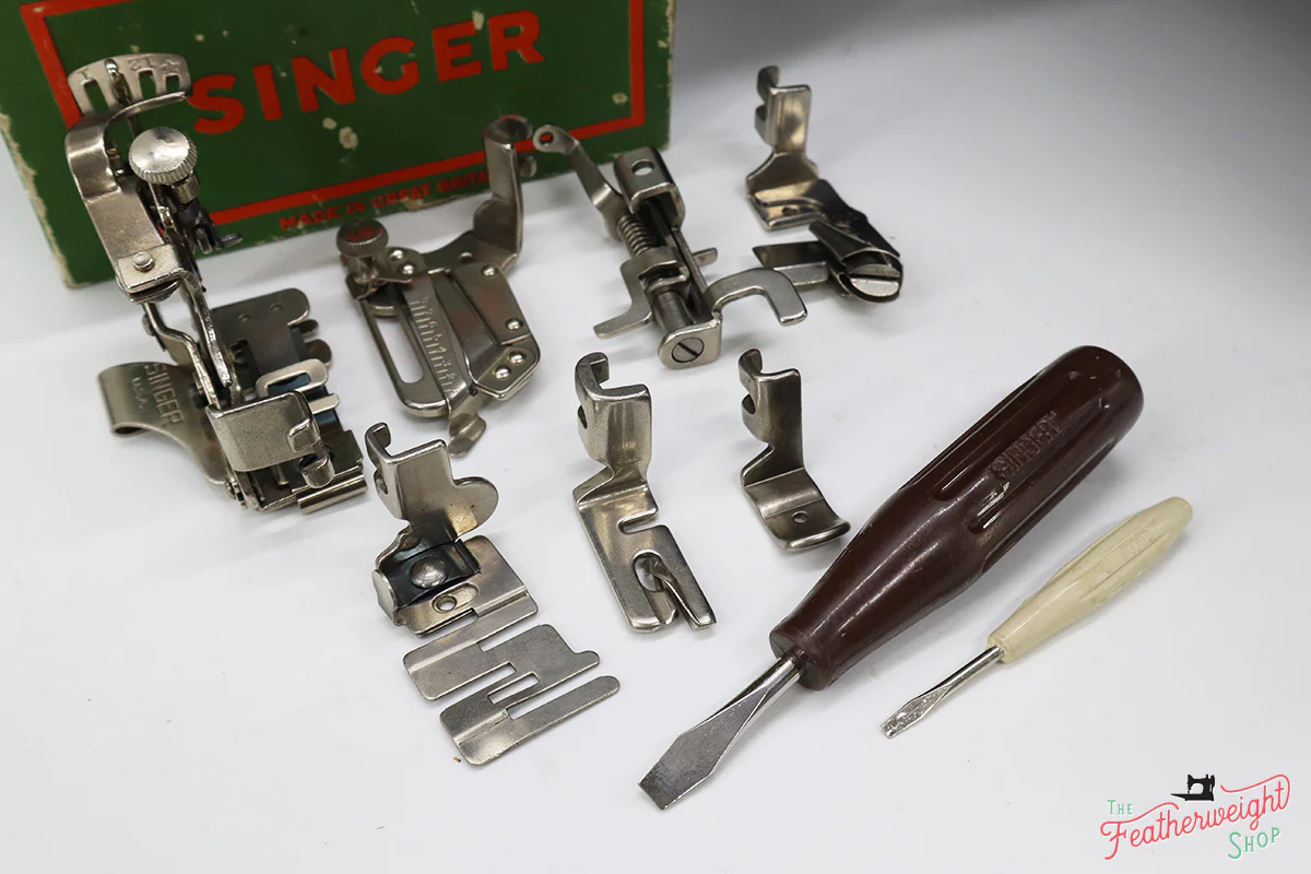 Singer Featherweight 222K Sewing Machine EK635*** - Image 21