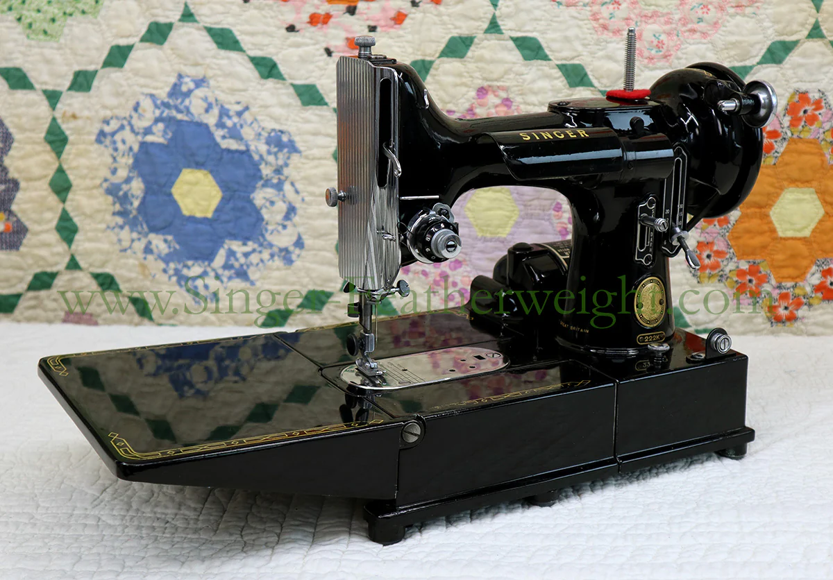 Singer Featherweight 222K Sewing Machine EK636*** - Image 3