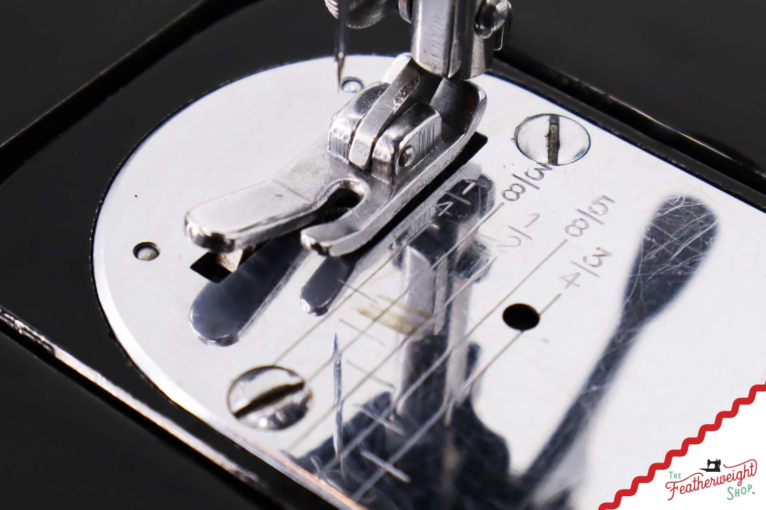 Singer Featherweight 222K Sewing Machine - EK6360**, 1955 - Image 18