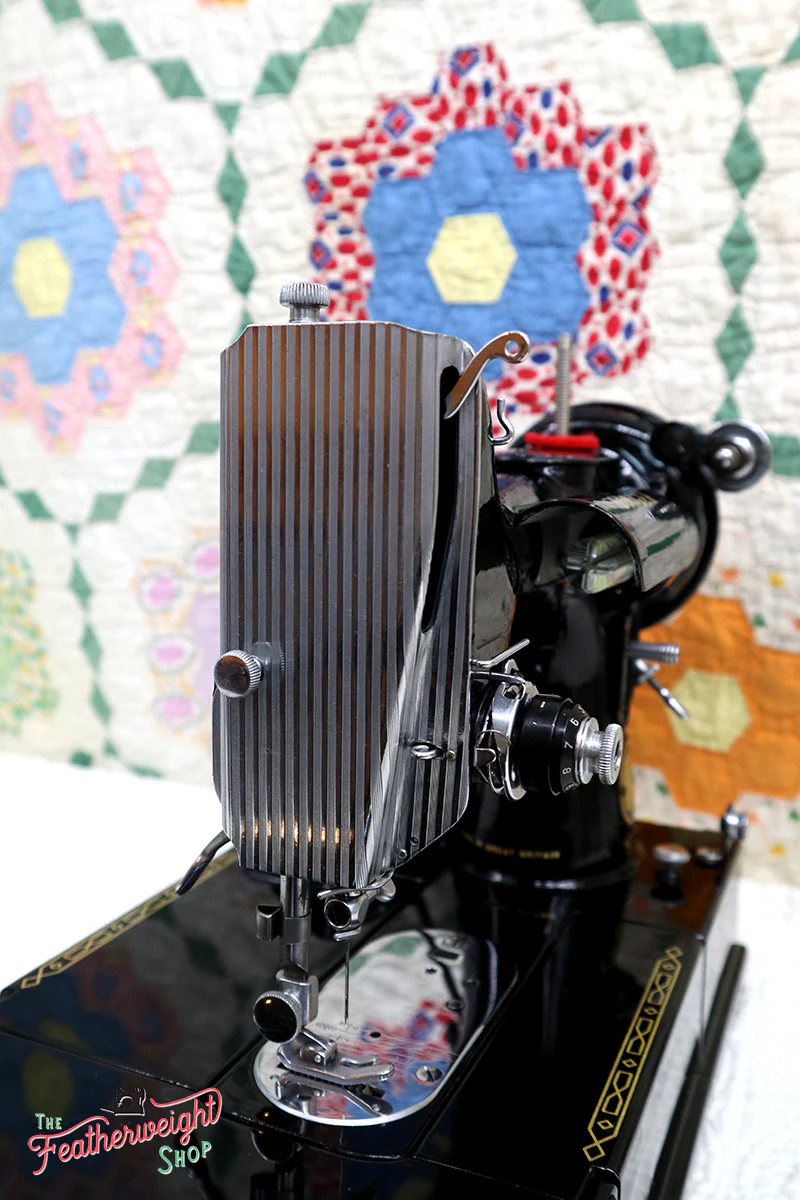 Singer Featherweight 222K Sewing Machine EK6362** - Image 10