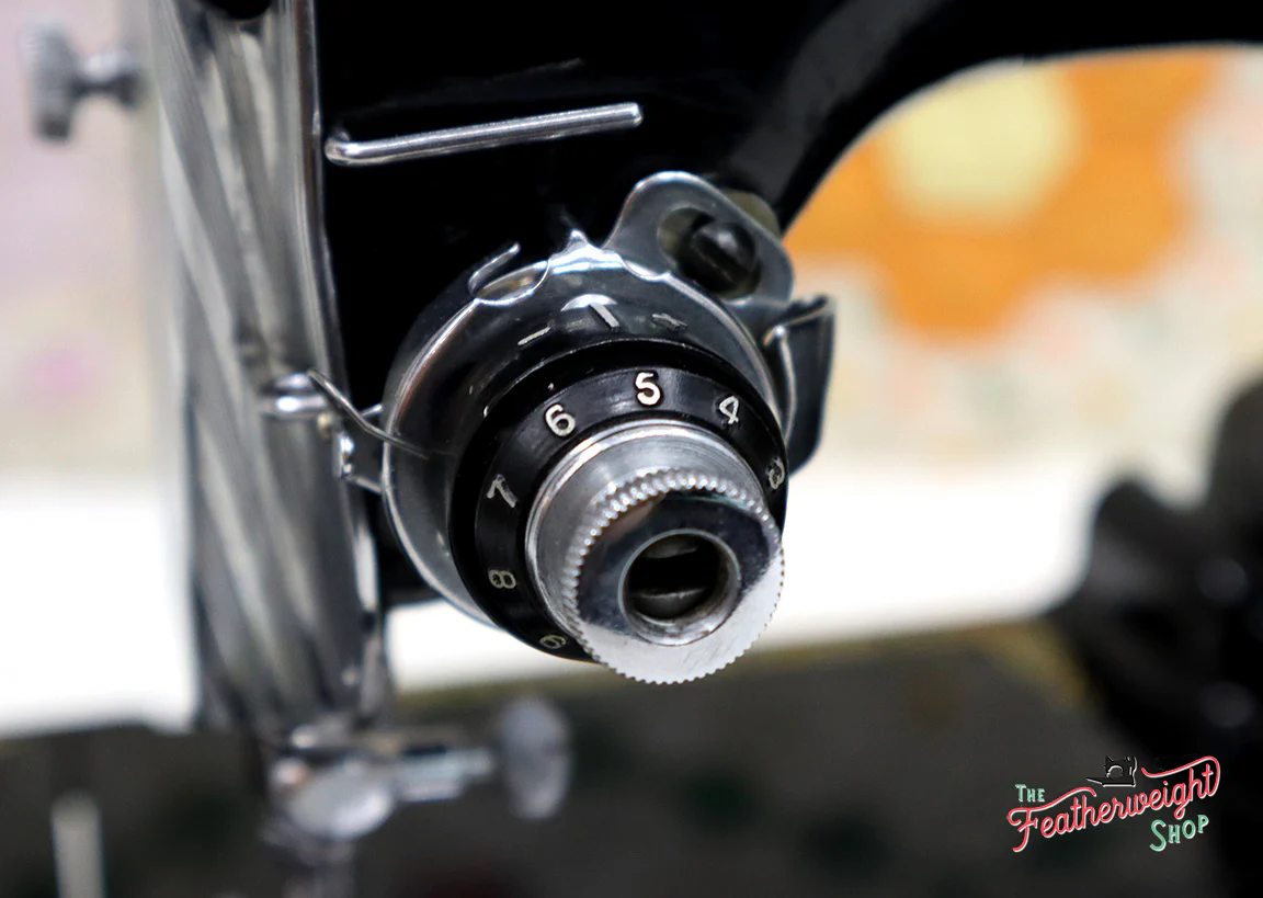 Singer Featherweight 222K Sewing Machine EK6362** - Image 16