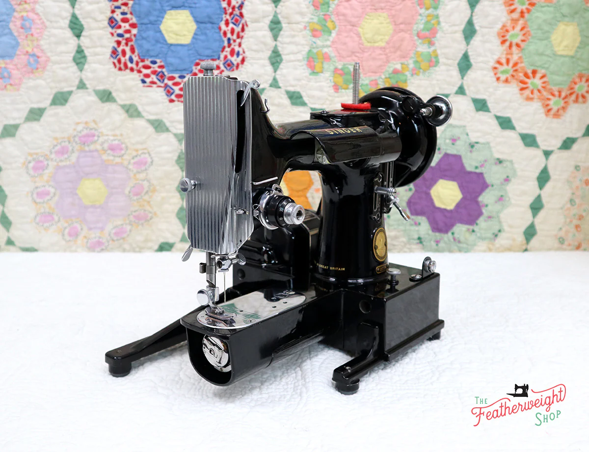 Singer Featherweight 222K Sewing Machine EK6362** - Image 2