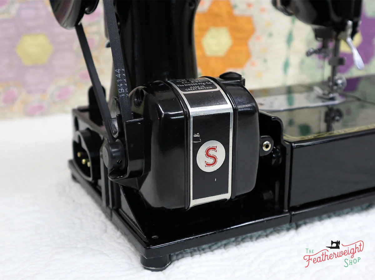 Singer Featherweight 222K Sewing Machine EK6362** - Image 21