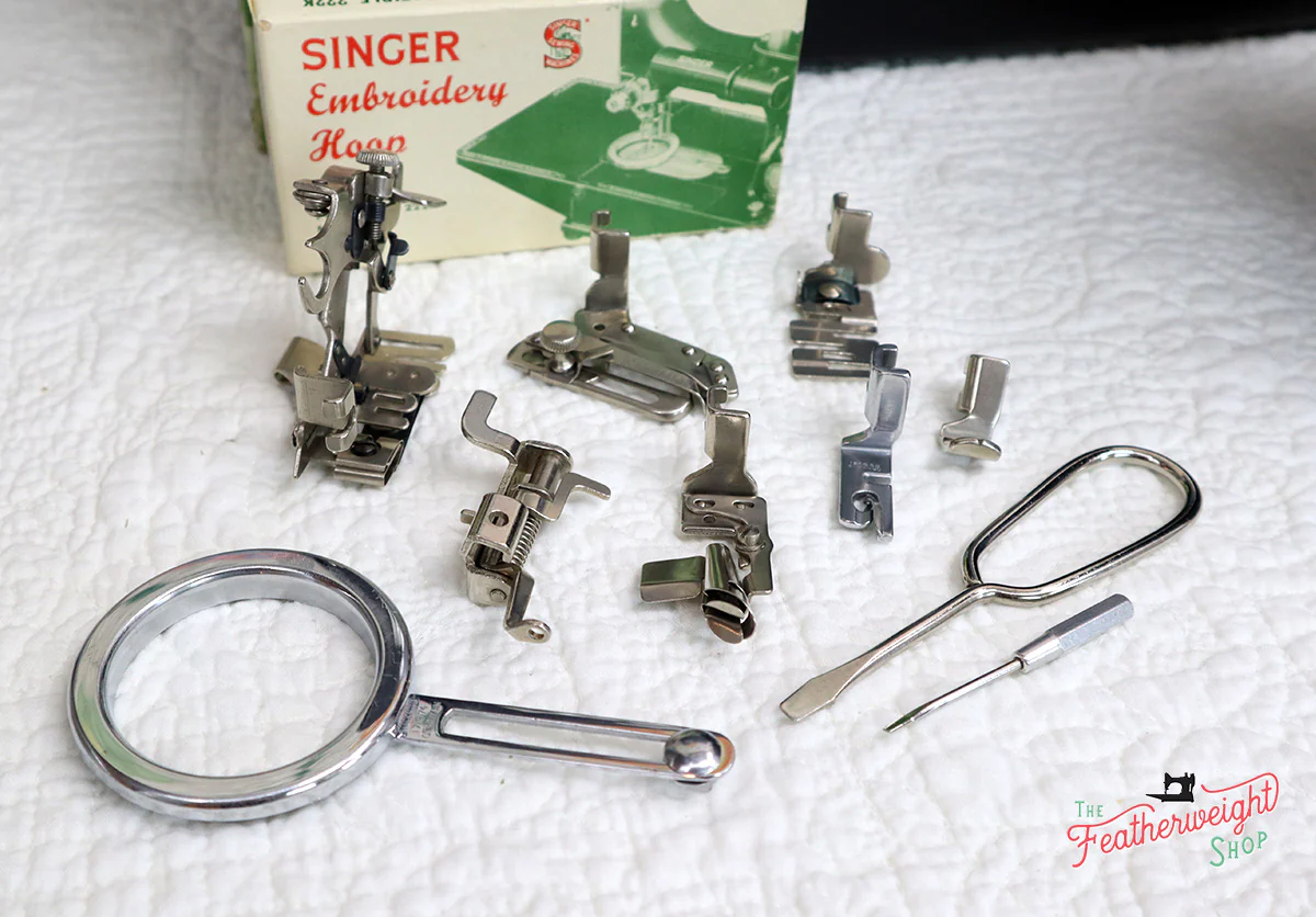 Singer Featherweight 222K Sewing Machine EK6362** - Image 23