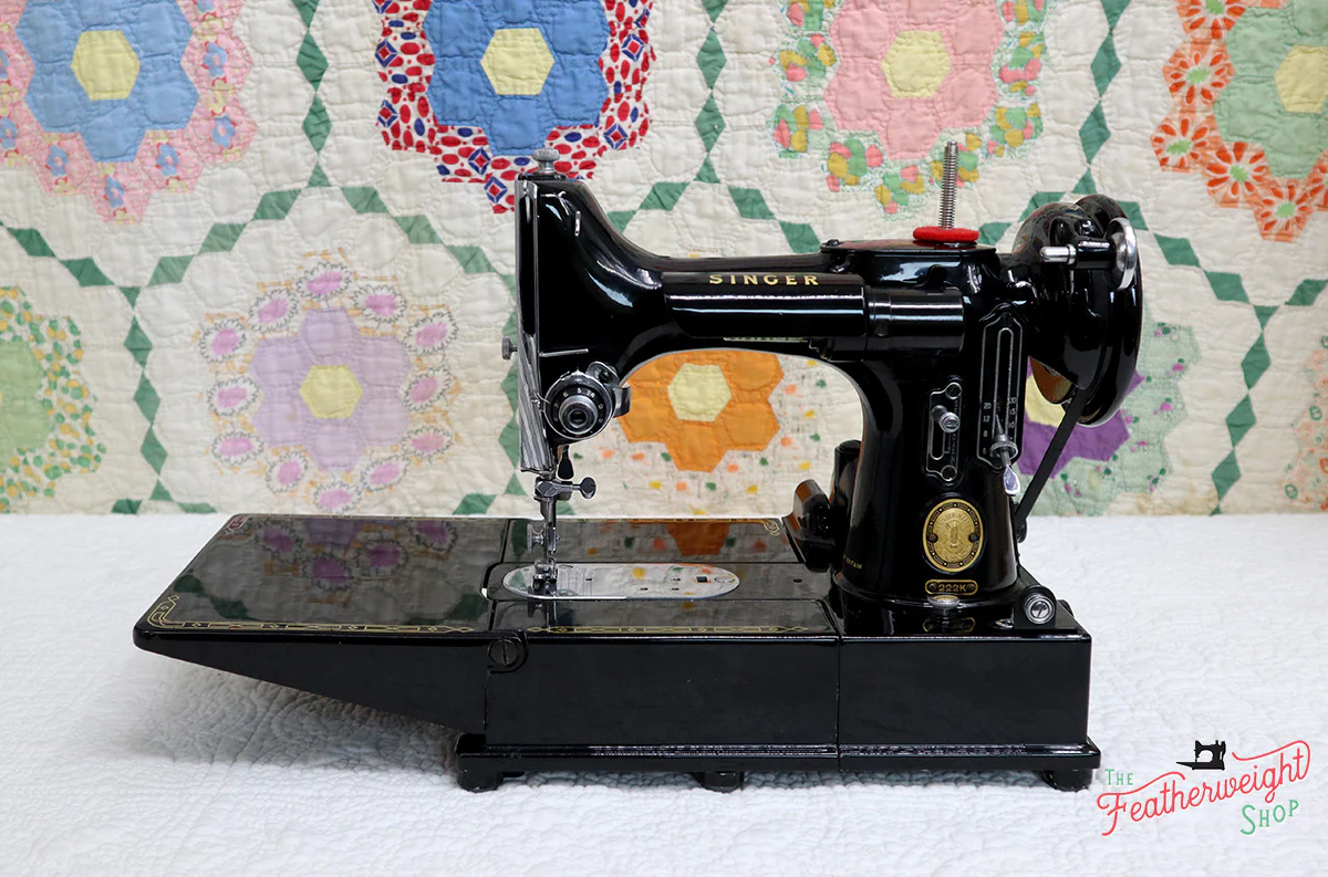 Singer Featherweight 222K Sewing Machine EK6362** - Image 3