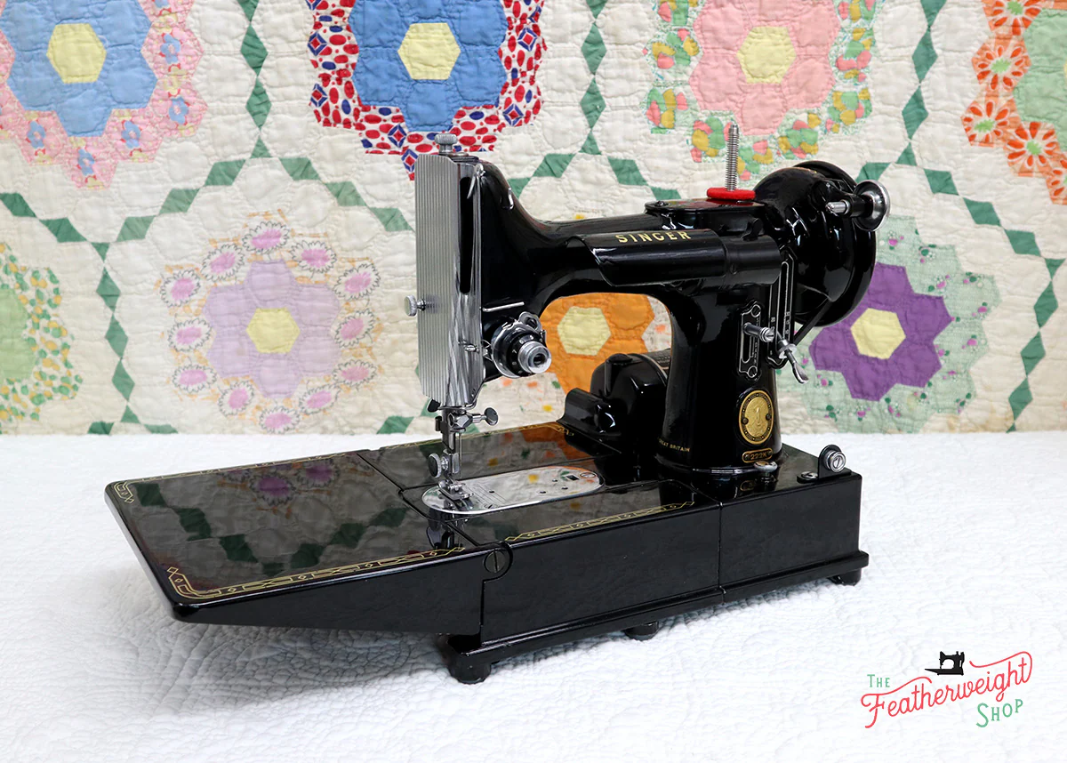 Singer Featherweight 222K Sewing Machine EK6362** - Image 4