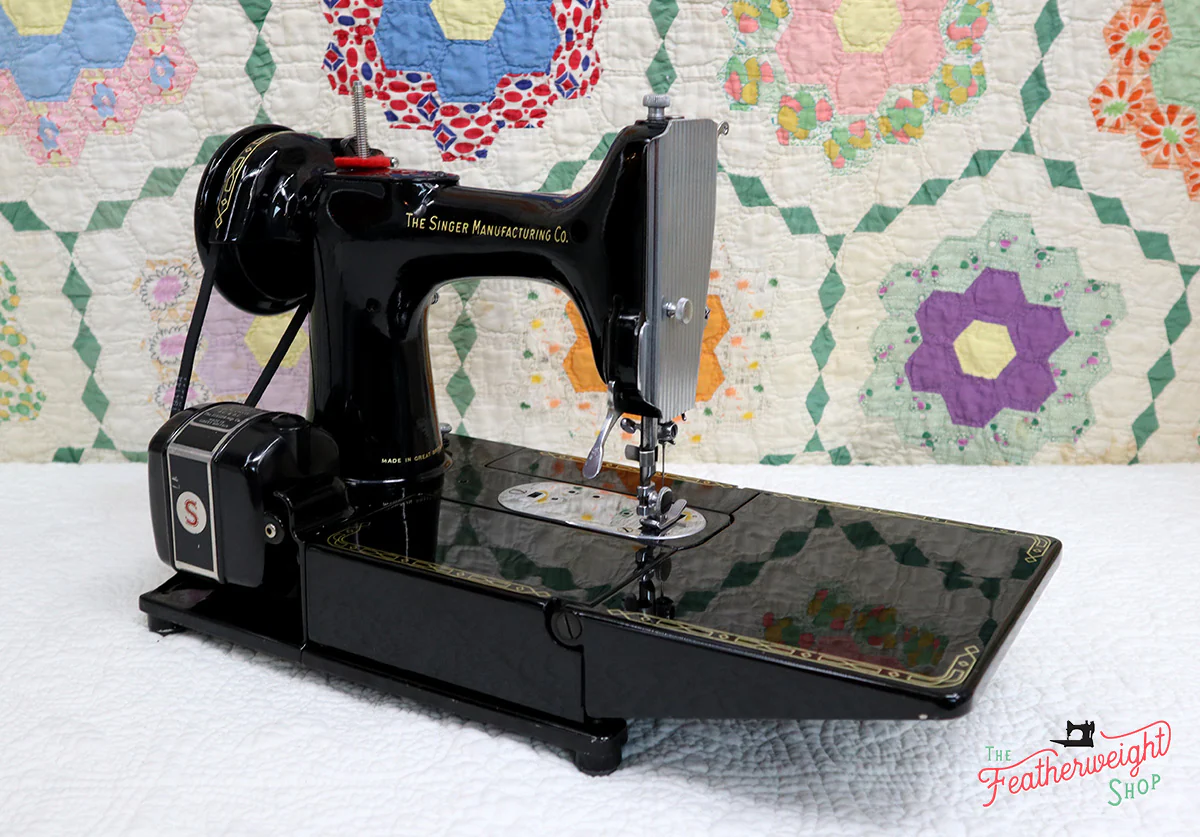 Singer Featherweight 222K Sewing Machine EK6362** - Image 7