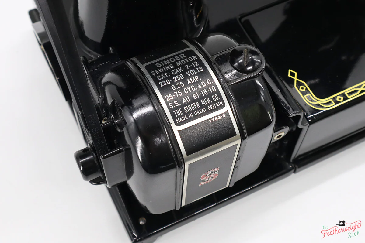 Singer Featherweight 222K Sewing Machine EK637*** - Image 20