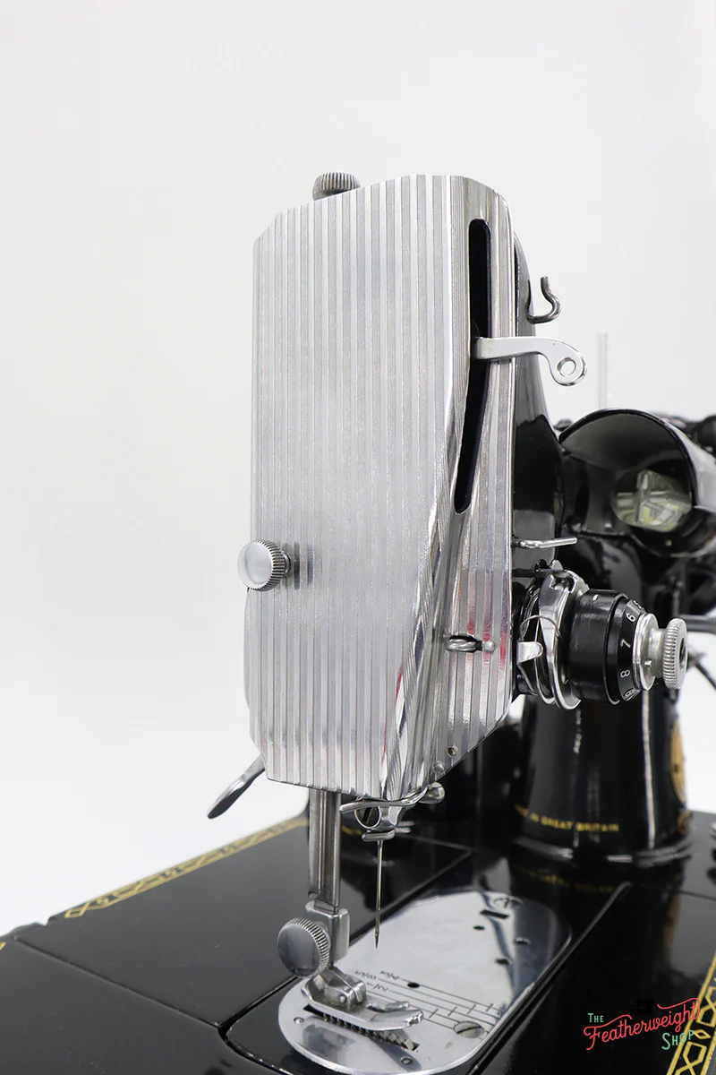Singer Featherweight 222K Sewing Machine EL17684* - Image 17