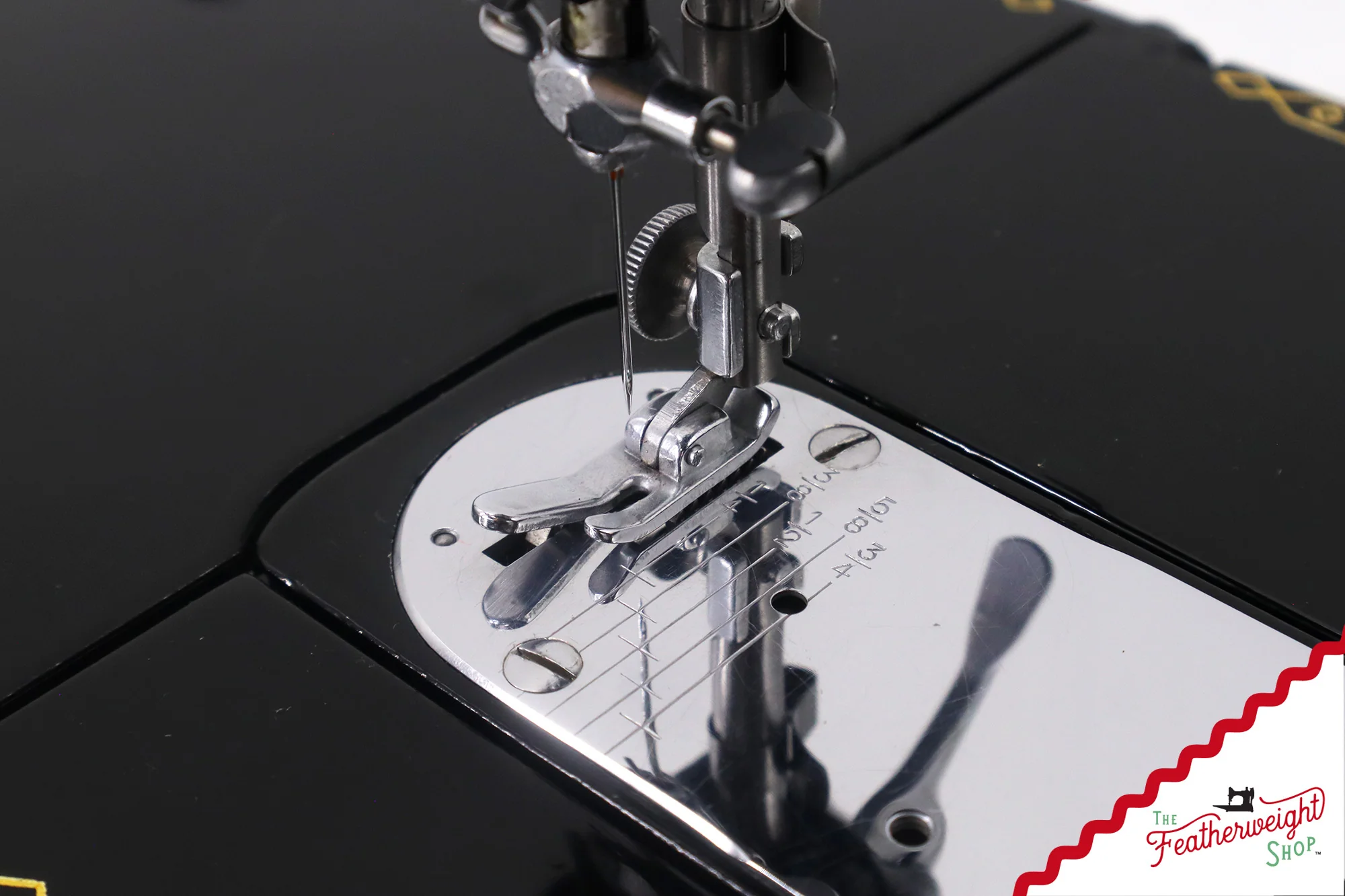 Singer Featherweight 222K Sewing Machine - EL1766**, 1956 - Image 17