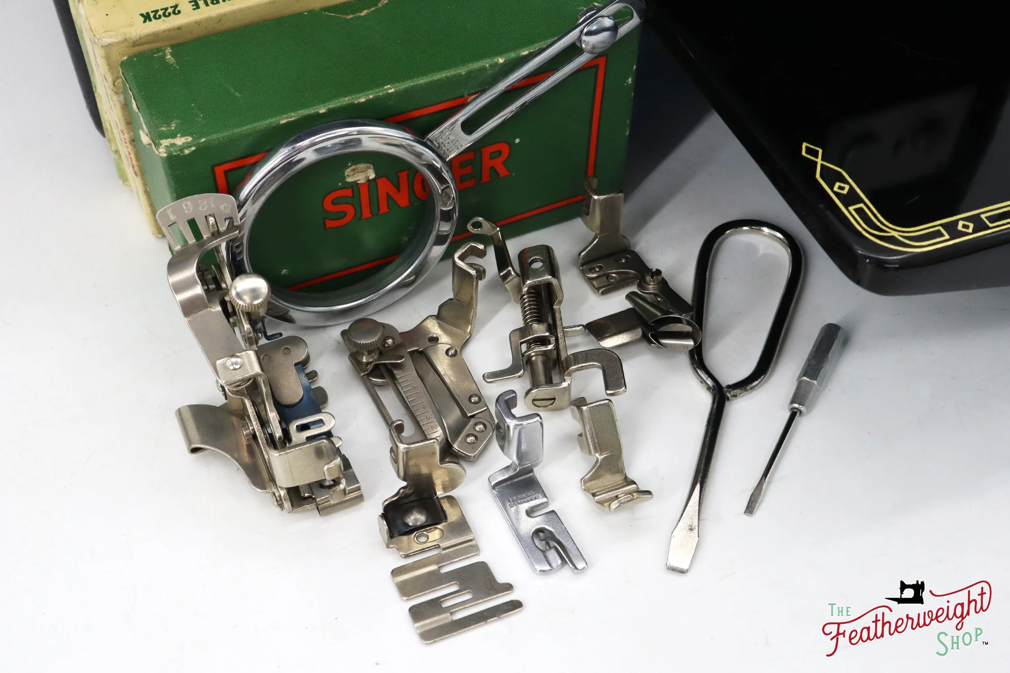 Singer Featherweight 222K Sewing Machine - EL17718*, 1956 - Image 18