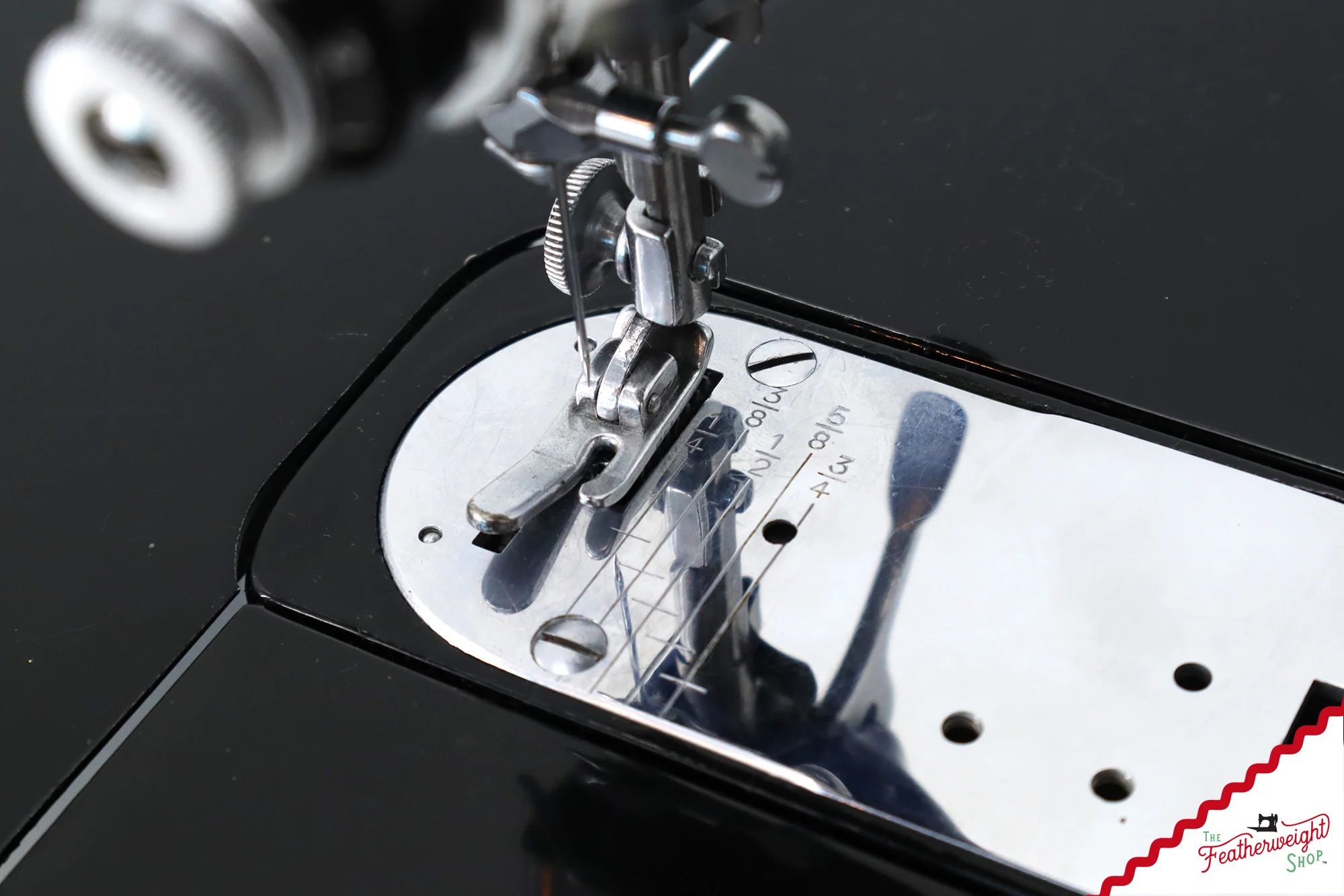 Singer Featherweight 222K Sewing Machine - EL17788*, 1956 - Image 17