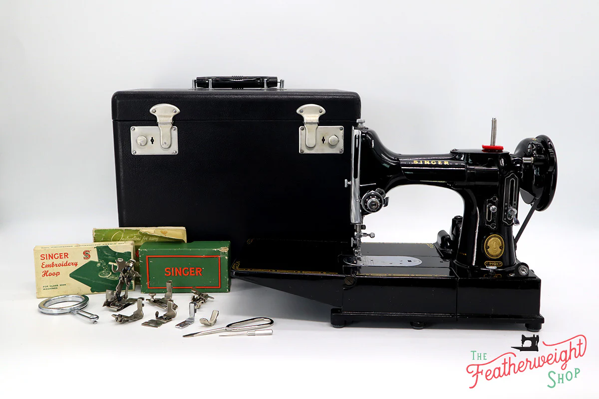 Singer Featherweight 222K Sewing Machine EL181*** - Image 2