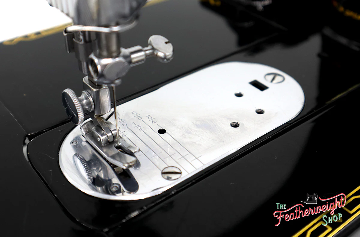Singer Featherweight 222K Sewing Machine EL181*** - Image 20
